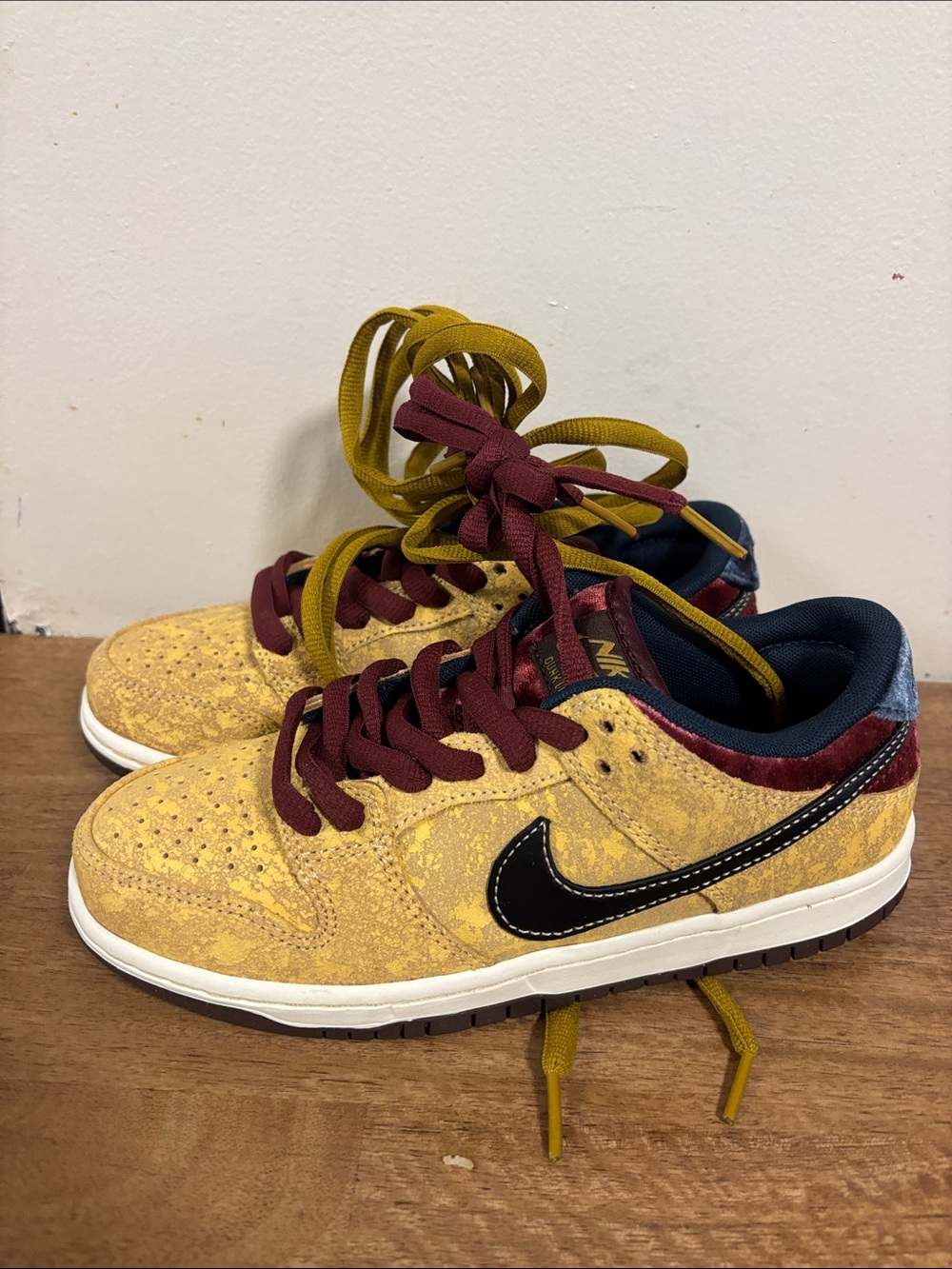 Authentic Nike SB Dunk low  Pro CityLow-Top Sneakers size 4.5 New